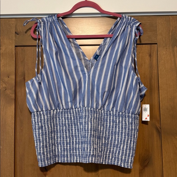 Old Navy Tops - NWT Sleeveless Smocked Blouse Womens XL Striped Cotton gathered shoulder Beach